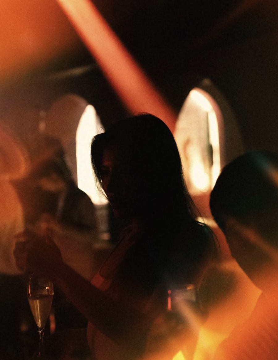 Itzel: the floor filling up under warm beams